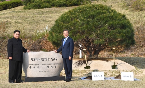 文대통령·金위원장, ‘완전한 비핵화 목표’ 공동선언