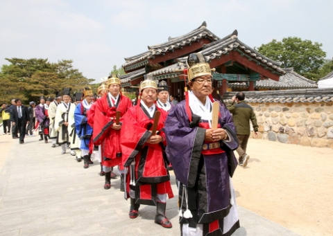 김해시 가락국시조대왕 숭선전 춘향대제 봉행