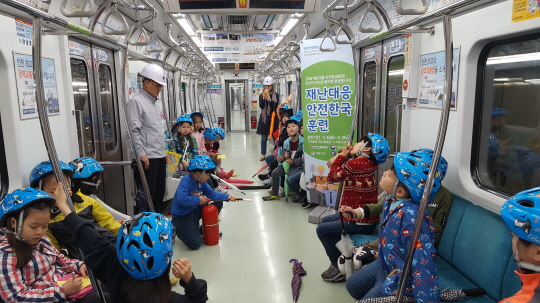 인천교통공사, 어린이 지하철 화재대피 체험훈련