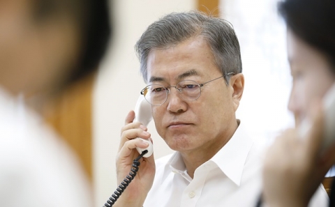 文대통령 “北김정은과 마음 터놓고 대화”···日요미우리 인터뷰