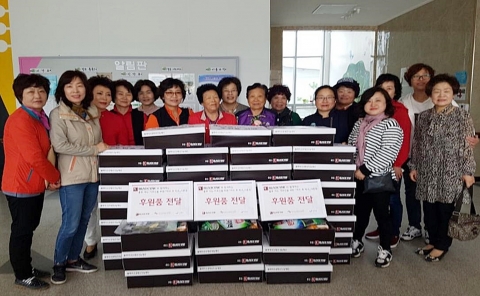 블랙야크, 장흥군 홀몸 어르신에 ‘효 박스’ 전달