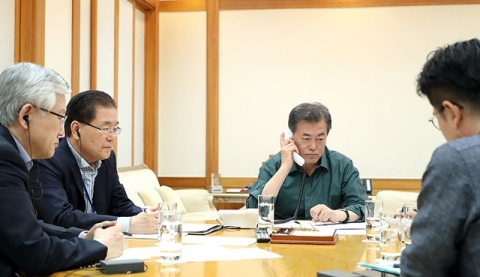 金위원장·폼페이오 만난 날, 文대통령·美트럼프 전화통화