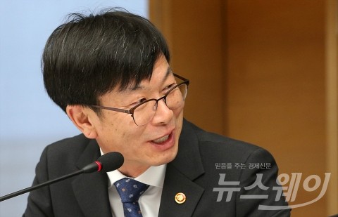‘공정경제’ 인스타로 물어본다⋯김상조, SNS 소통 강화