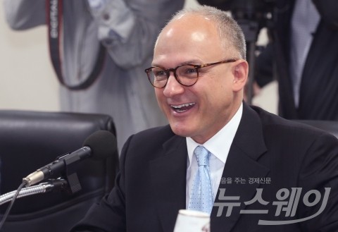 한국GM 구조조정 이끈 배리 엥글, 북미 총괄사장 승진