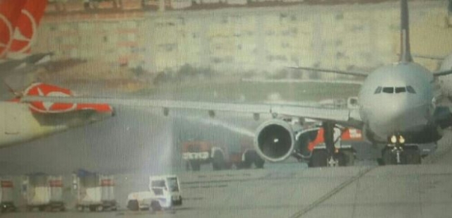 아시아나항공 여객기, 이스탄불 아타튀르크 공항서 항공기 충돌···항공편 취소 사진=Ege ALTUNER