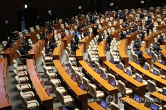 42일 만에 국회 ‘해빙’···18일 특검·추경 처리 합의