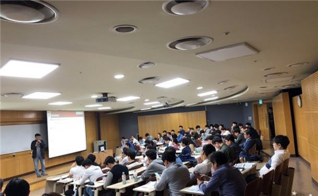 한국광산업진흥회, OLED조명 이론 교육 모습