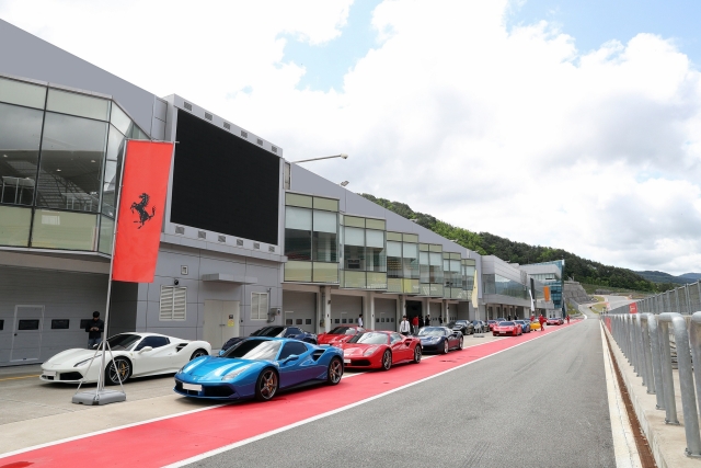 페라리가 지난 12일, 13일 양일간 페라리의 정기적인 트랙 행사인 ‘2018 필로타 페라리 어라운드 더 월드 코리아(2018 Pilota Ferrari Around the World Korea)’를 개최했다. (사진=FMK 코리아 제공)