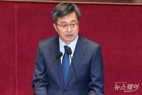 김동연, 경제수석 바뀌자마자 ‘포용성장’ 맞장구