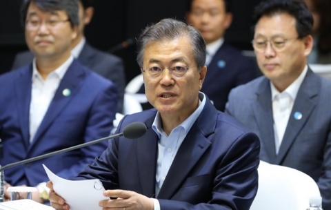 文대통령 “5세대 이동통신, 신산업의 새로운 돌파구”