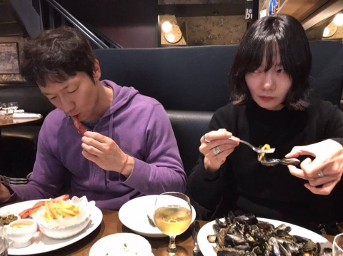 배두나·손석구, 열애설에 “사실 아냐···친한 소속사 동료사이”