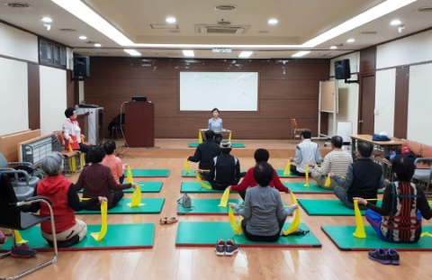 재가암환자 운동교실 운영 장면.