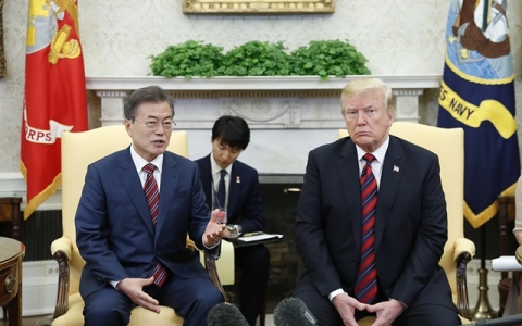 靑, 北美정상 ‘직접소통’ 측면 지원··· 구체적 계획엔 ‘침묵’