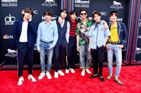 방탄소년단, ‘빌보드 차트 200’서 당당히 1위