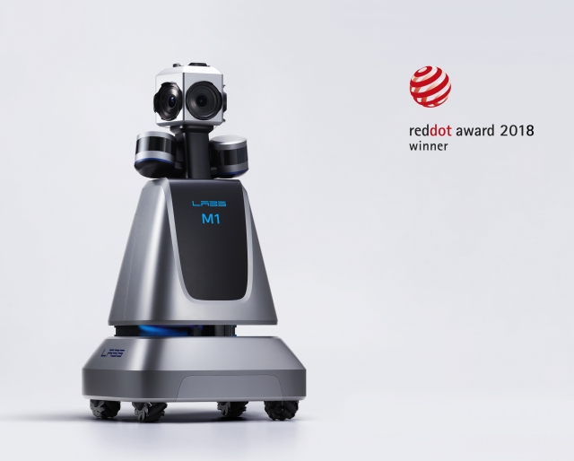 네이버랩스가 개발한 실내정밀지도 제작 로봇 M1. 이 로봇은 세계 3대 디자인 어워드인 레드닷 어워드에서 수상한 바 있다. 사진=네이버랩스 제공.