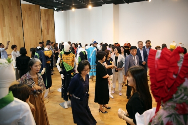목포대학교가 29일‘제28회 목포대 패션의류학과 졸업작품 발표회’를 개최하고 있다.
