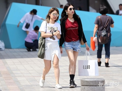 전국 맑고 ‘불볕더위’ 계속···미세먼지 농도 ‘나쁨’