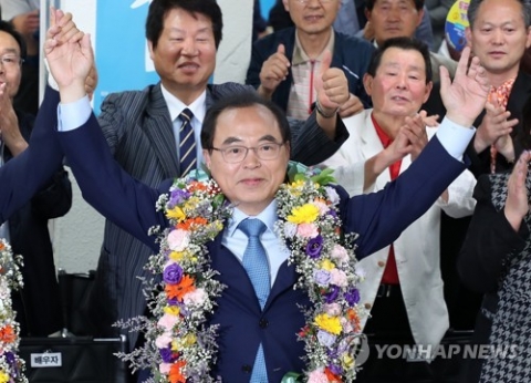 부산시장에 오거돈 당선 확실···민주당 첫 단체장 기록
