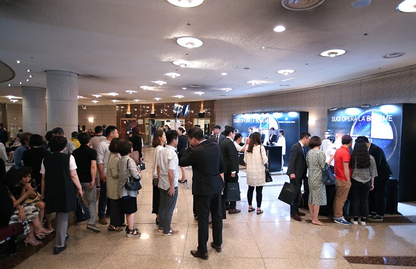 BMW 그룹 코리아가 6월 13일부터 14일까지 예술의전당 오페라극장에서 푸치니의 오페라 ‘라 보엠’ 고객 초청 공연을 선보였다. 사진=BMW 제공