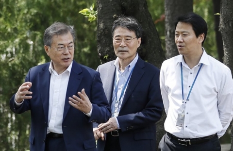끊이지 않는 장하성 교체설 왜?