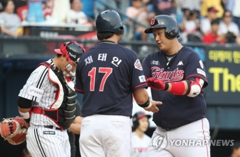 롯데 이대호, 역대 7번째 5시즌 연속 20홈런