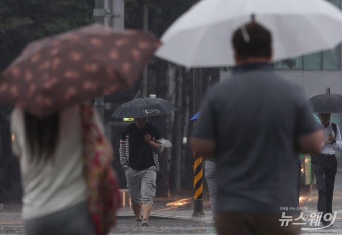 오늘 날씨, 전국 흐리고 오후부터 중부·영남 비···미세먼지 ‘보통’ / 사진=최신혜 기자 shchoi@newsway.co.kr