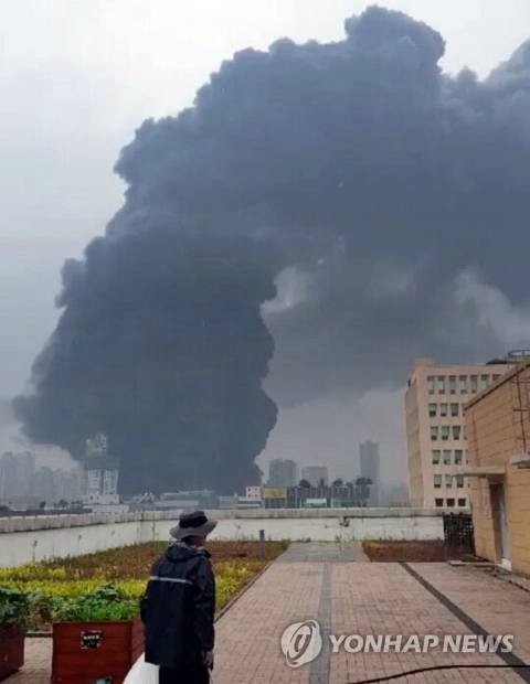 세종시 화재, 아파트 건설현장서 불···소방당국 진화 중(1보)