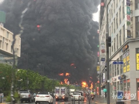 세종시 큰 불, 아파트 공사장서 화재···현재 부상자 27명·4명 생사 확인중