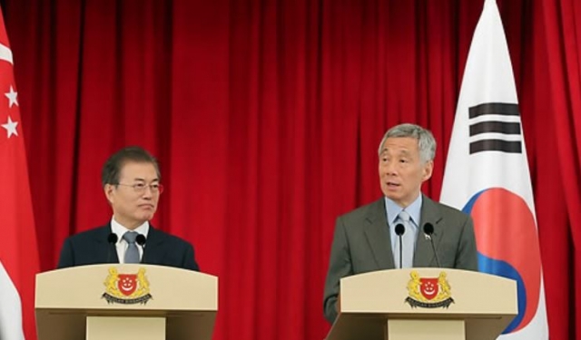 문재인 대통령과 리셴룽 싱가포르 총리. 사진=연합뉴스 제공
