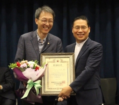 이훈 의원, 2년 연속 국회의원 헌정대상 수상