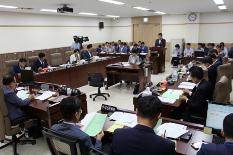 경기도의회 농정해양위 “저수지 태양광 발전, 중금속 오염 우려”