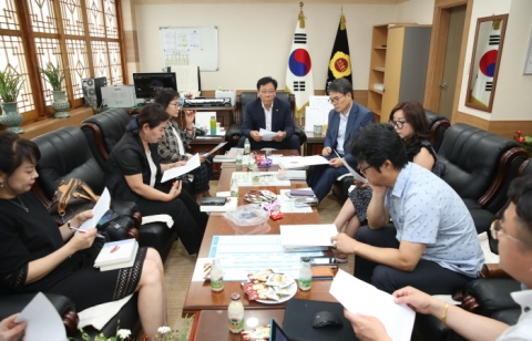 인천시의회 노태손 운영위원장, 독서모임 `프레임` 7년째 이끌어