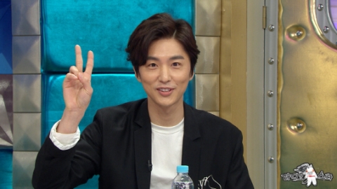 배우 신동욱, 8살 연하 한의사와 열애···“스타와 팬으로 만나 교제”