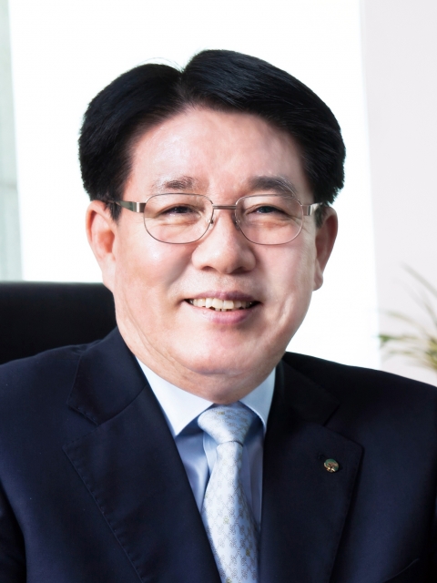 이정희 유한양행 대표 ‘돈되는 건 뭐든지 한다’