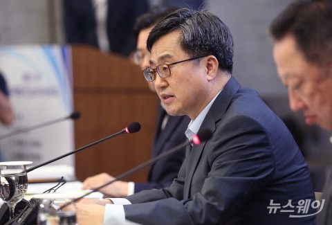 김동연 “내년 실질 SOC예산, 7% 중반보다 더 확대”(종합)