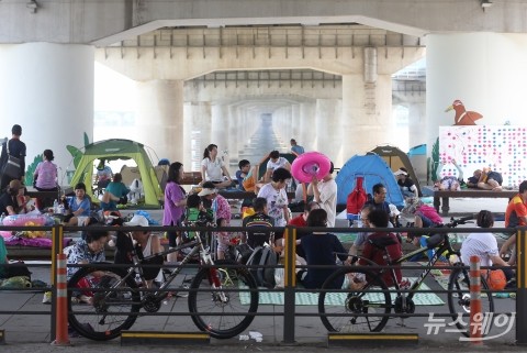 중부 낮 최고 37도 ‘폭염’···태풍 ‘프란시스코’ 예상 경로는