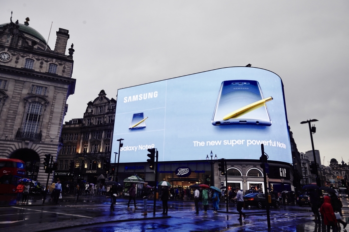 영국 런던 피키딜리 서커스 옥외광고 모습. 사진=삼성전자 제공