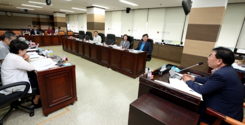 인천시의회, 의원연구단체 운영 심사위원회 개최