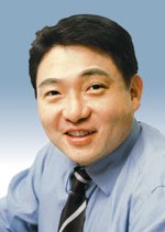 윤재승 회장, 대웅·대웅제약 모든 직위서 물러나