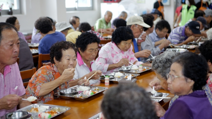 전주연탄은행, 장수군에서 사랑의 밥차 행사 진행 기사의 사진