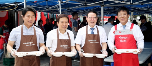  인천시의회 이용범 의장 등 `사랑의 빨간밥차` 배식 봉사활동