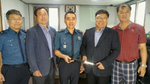 손보협회 호남본부, 전남 완도署 금일파출소에 ´교통안전물품´ 전달