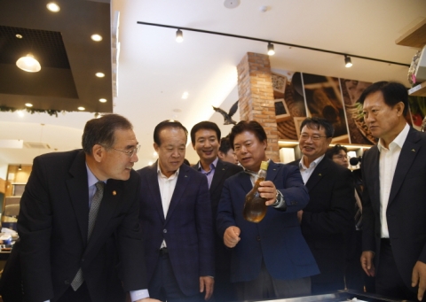 이개호 농림축산식품부 장관, 산림조합중앙회 방문...추석 임산물 성수품 수급 점검