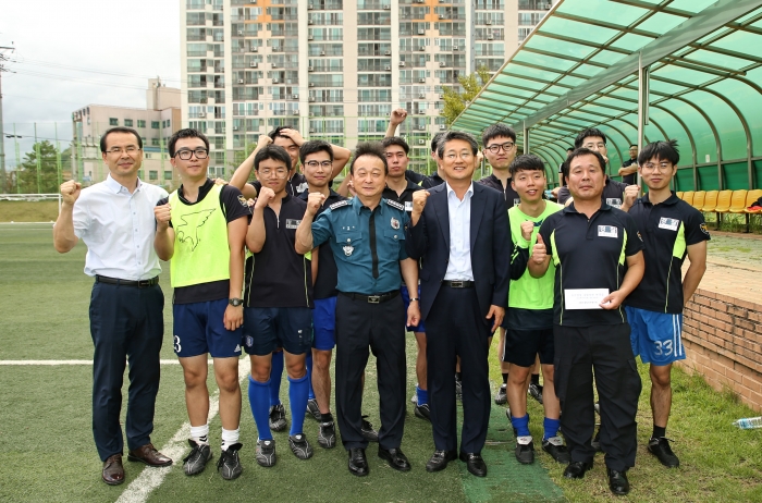 김순호 군수, 추석맞이 군경 위문 기사의 사진