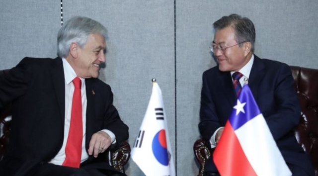 문 대통령, 칠레 대통령과 정상회담···한반도 비핵화·평화 지지 당부