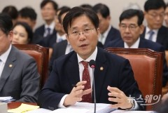 성윤모 “GM과 군산공장 활용방안 논의···車 부품업체 대책 곧 발표”