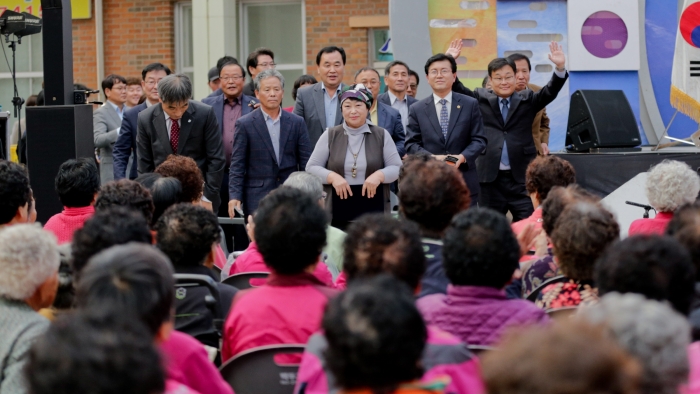 장수전통시장, ‘와글와글 시장가요제’성황리에 열려 기사의 사진