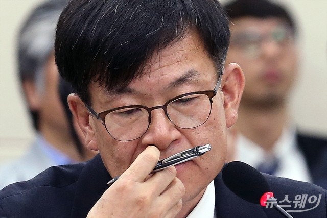 김상조는 판사출신 국장을 왜 업무배제시켰을까?