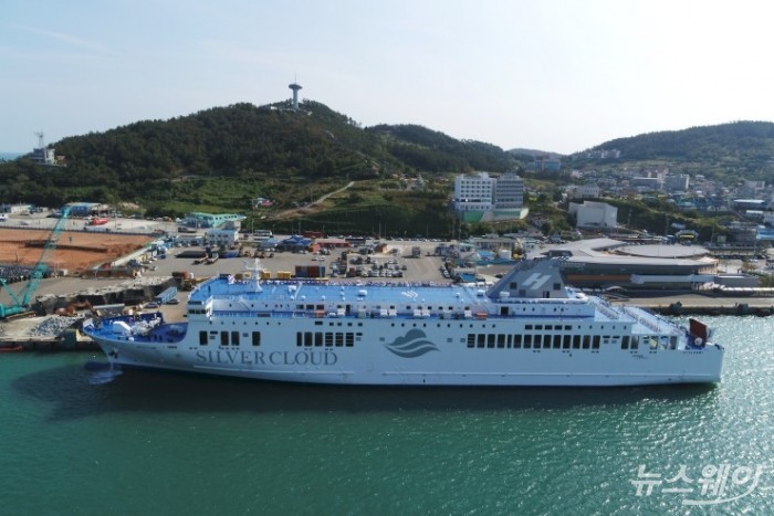 해양수산부의 연안 여객선 현대화 펀드 사업을 통해 국내 기술로 설계·건조된 첫 카페리 '실버크라우드호' (사진=완도군청)