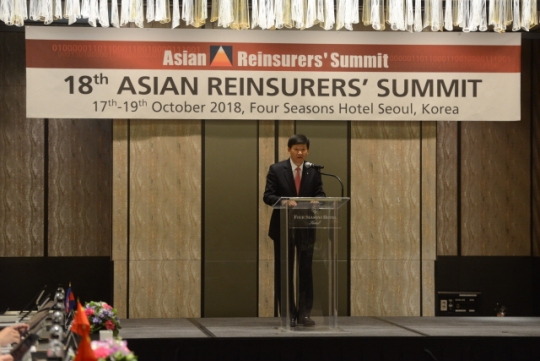 원종규 코리안리 사장이 18일 서울 광화문 포시즌스호텔에서 ‘제18차 아시아 재보험자 회의(Asian Reinsurers’ Summit·ARS)’ 개회사를 하고 있다. 사진=코리안리